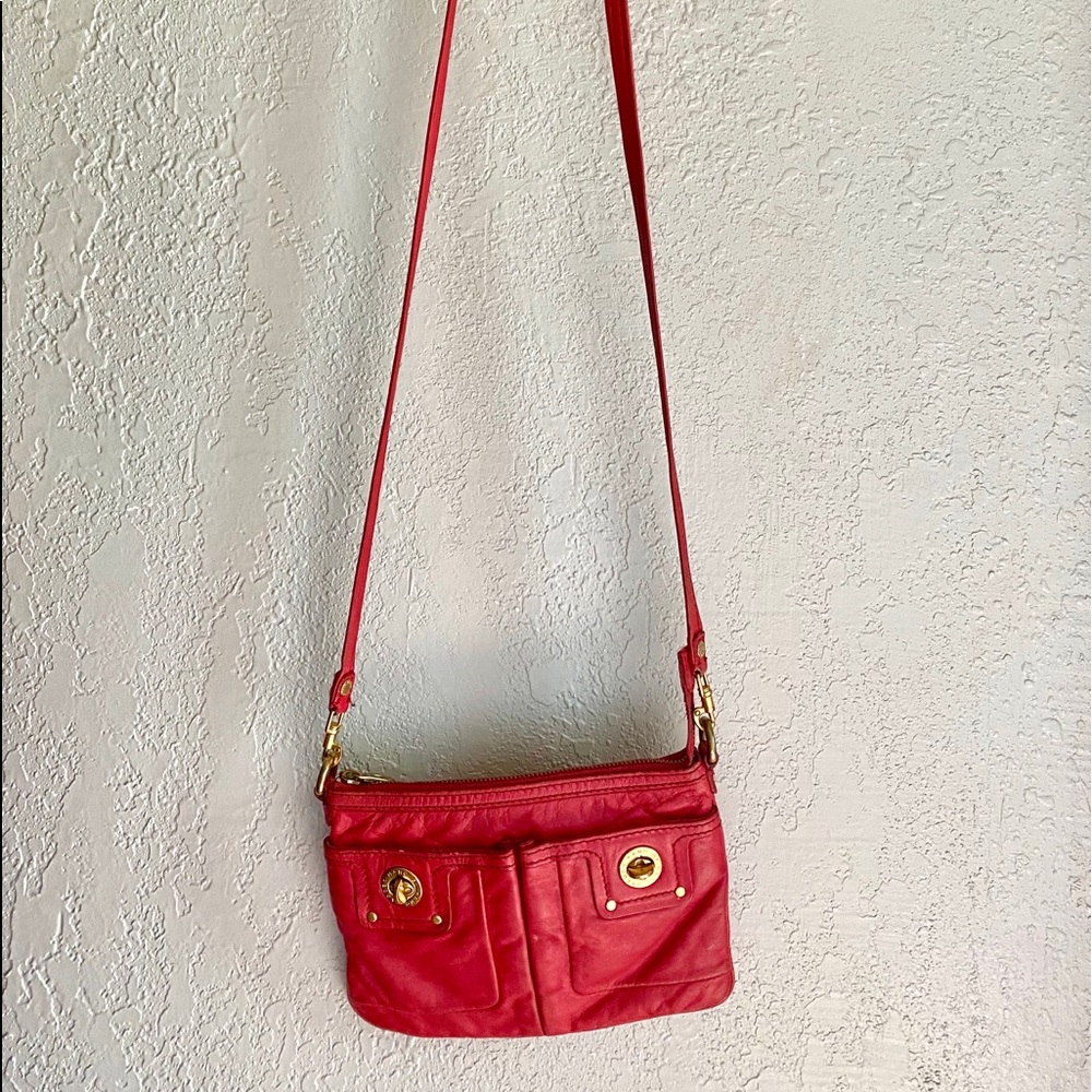Red Marc Jacobs crossbody purse